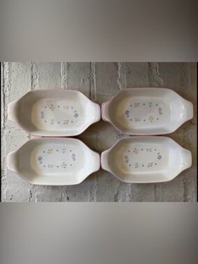 4pc Vintage 80s White & Pink Floral Ceramic Baking Dishes Set